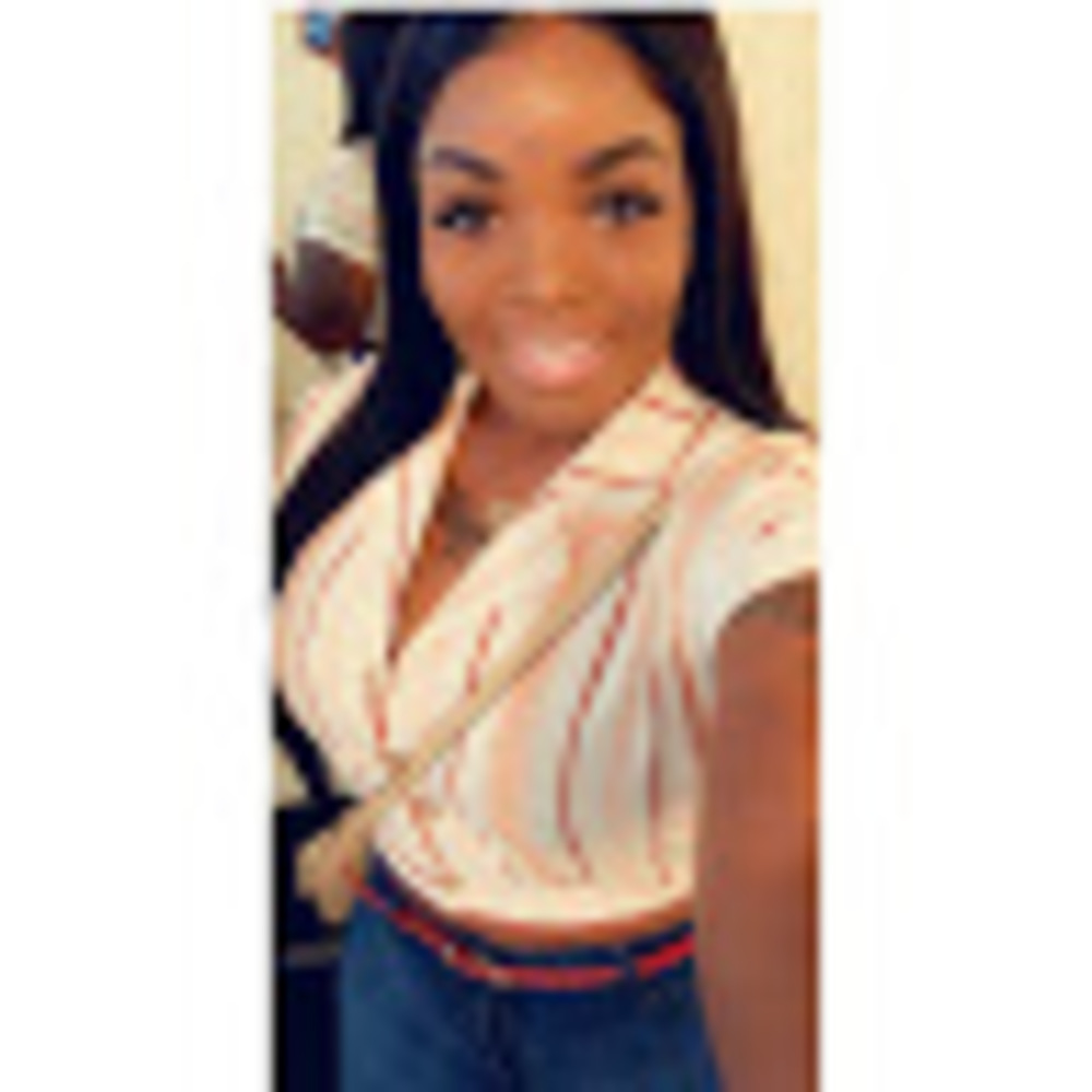 Meet your Posher, Carla